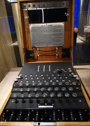Bletchley_Park_15_Enigma